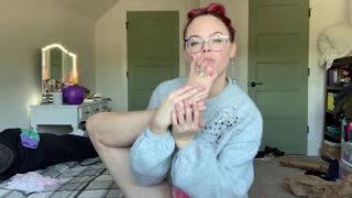 Apantyhoseobsessions - happy saturday enjoy this new barefoot worship tease vid shows a nice view of my legs an 23-11-2019-5