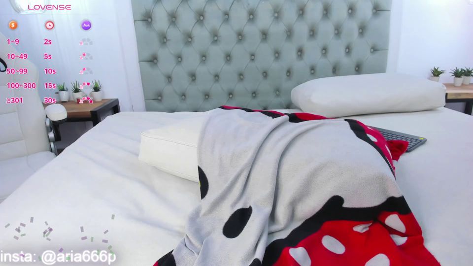 bbw webcam Aria Paul shows curves live on Chaturbate now!