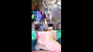 Lo distraggo durante la partita con un bel pompino e succhiata di palle...-9
