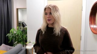 Girl beats guy in the balls because he broke her car.-3