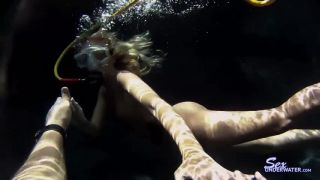 SexUnderwater e0452 Sunny Scuba Training (mp4)-6