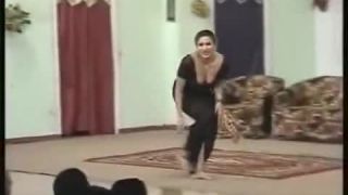 Pakistani dancer  downblouse-6