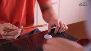 Daily Morning Encounter: Unseen Housewife's Nip Slip Mystery-5