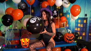 Kitty Carrera's Blow Pop Halloween Bash: Party Highlights!-1