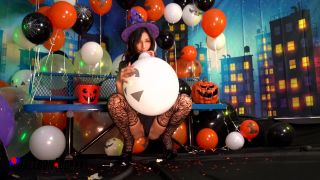 Kitty Carrera's Blow Pop Halloween Bash: Party Highlights!-7