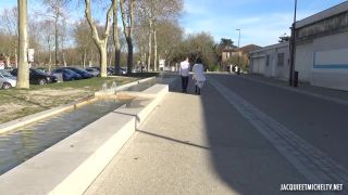 Jacquieetmicheltv presents Jeux sulfureux avec Aline et Sandy! – 20.03.2019-1
