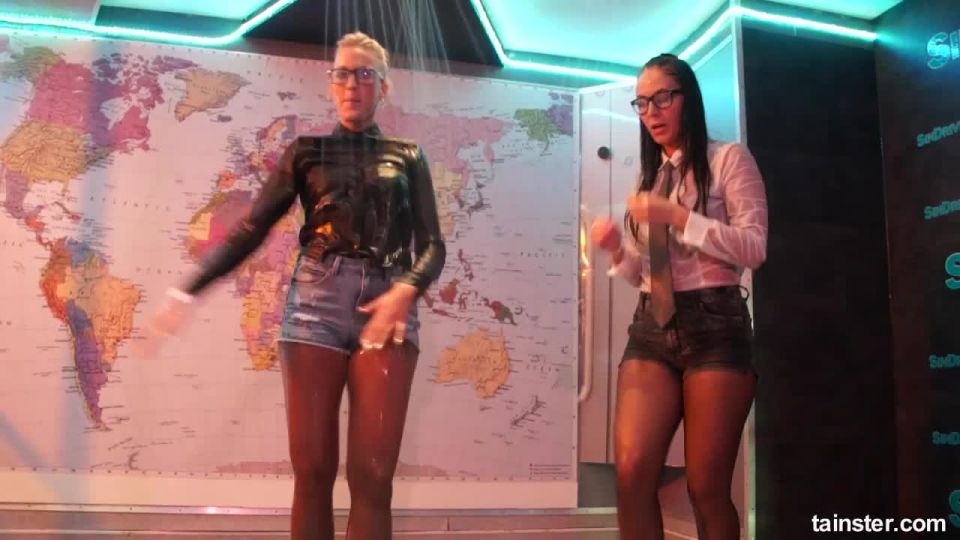 Porn tube What a Wet and Wonderful World!