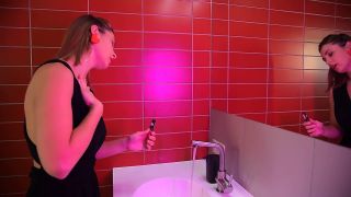 FUCKED HOT BABE IN THE PUBLIC TOILET IN THE BAR! UNEXPECTED CREAMPIE-2