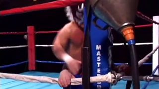 Gwen Summers Horny Wrestler Gives a Midget Head (Femdom porn)-1