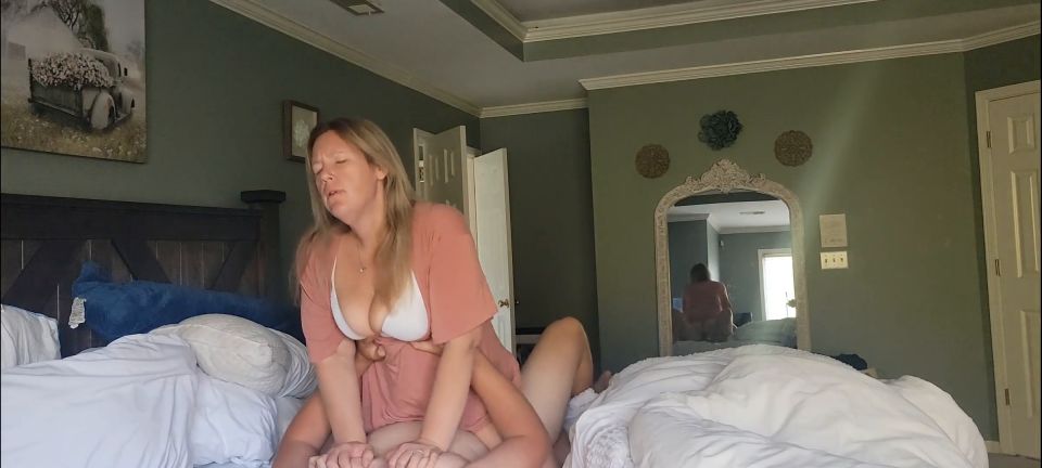 Bbw Riding Married Neighbor Before Work.