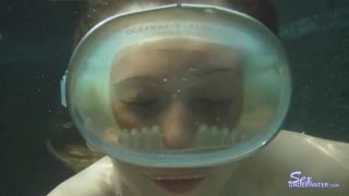 SexUnderwater e0602 Vanessa Lee UW Model Training (mp4)-9