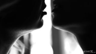 Sultana - Gentle Touches 2 - Posing-2