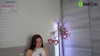 Wild Berry's Solo Show: Seductive Poses & Erotic Tease-3