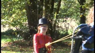House of Gord14 10 31 Endza & Ivy - Ivy's Morning Ride-2