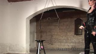 Clip174-9