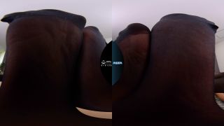 UltraHD VR: Panty Hose Love with Momo Honda & Stars [Oculus, Vive]-5