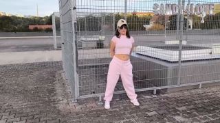 Sportslut Sandy4Love Fulfills Fan Fantasies in MDH Amateur H-9