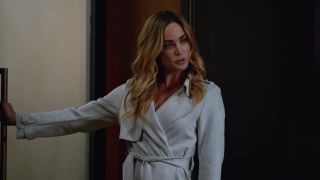 Caity Lotz - DC&#039;s Legends of Tomorrow (2018) s04e06 HD 1080p!!!-1