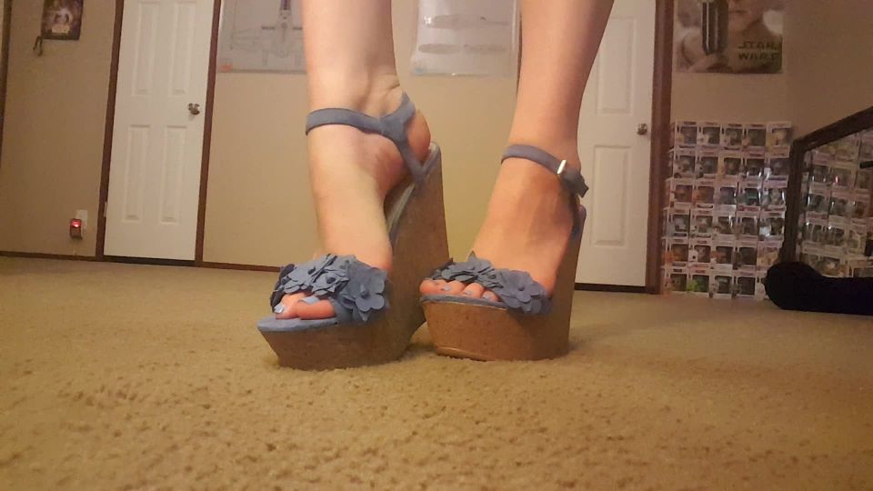 Shoe fetish – Frosty Princess – Wedges