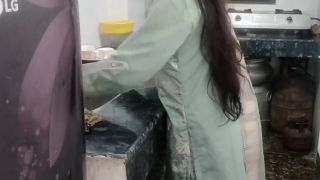 Amateur Porn Little step sister ko bathroom me pakad ke jabar dasti pela-1