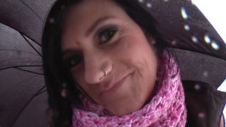 Nina testet e dessous bei ihrem ersten videodreh tag in g...-1