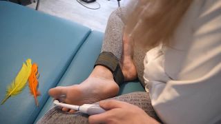 FrenchTickling – Psychiatric Tickling Therapy Series Patient 11 Lisabeth – Treatment 01 Tickling!-6