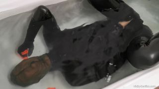 Underwater Rebreather Hood Part 2 - VickyDevika Quick Vie...-8