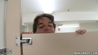 DARRYL HANAH Bon Appetite (Amateur porn)-6