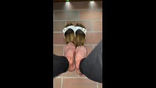 online porn clip 9 anna bell peaks foot fetish emmyfeetandsocks 140620212135656318 summer is s, feet on feet porn-7