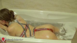 Wendy WarriorBath in my chastity belt, bra and collar (old video)-4