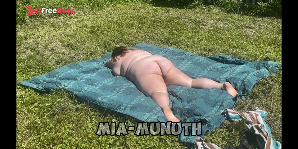 [GetFreeDays.com] BBW SUNBATHING NAKED Porn Film January 2023