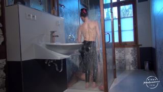 Mistress susi - latex worship in the shower-6