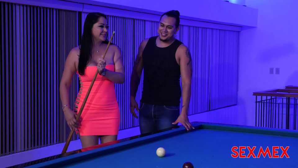 Pamela Rios Step-Mom Gets Pool Lesson - UltraHD/4K 2160