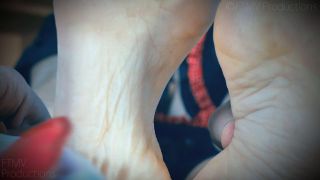 [K2S.CLUB] Foot Tongue Mouth and Vore - Sly Co Interviewee Teases You With Her Feet - German - FullHD 1080P-8