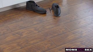 7140 Hot & Horny MILF Alexis Fawx Double Dips Gets Stepsons C...-3