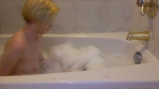Pearl Sinclair hevc Pearl Sinclair Naughty-Bubble-Bath---Shave-and-Play-10-1-2018-4