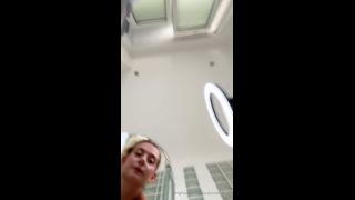 Laura Sommaruga's HD Bathroom Bliss [720P] OnlyFans Exclusiv-9