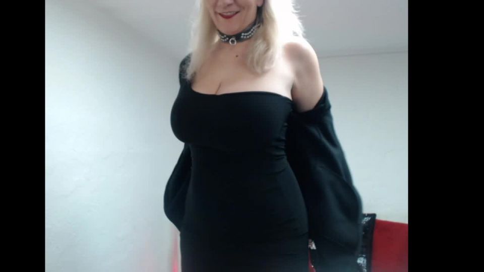 M@nyV1ds - Sandybigboobs - Heisse Privatshow im kleinen Schwarzen