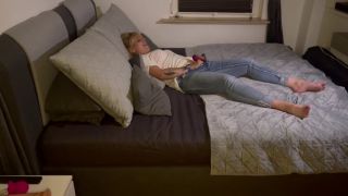 Solo Girl Selbstbefriedigung blond Pussy Klitoris reiben Fingern sthnen zittern Zucken heiss feucht geil Puss-7