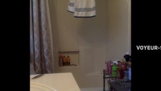 Brother spying on sister's big ass in bathroom-0