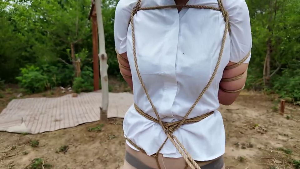 李大侠 绑架女白领 佳佳 (Japanese porn)
