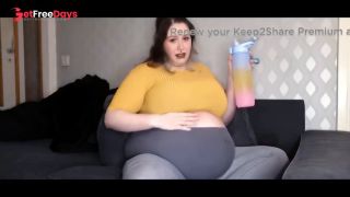 Filling my Pregnant Belly with Water-1