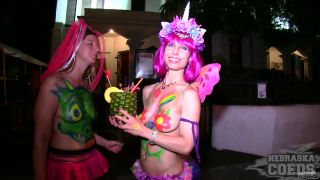 Beautiful Festival Girls Exposing Their Skin Halloween Street Party Fantasy Fest  2018-5