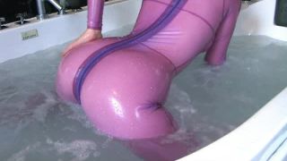 [GetFreeDays.com] Bathing in Latex big ass latex porn-6