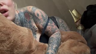 Steffi Blond - LUXUS FELL SCHLAMPE geiler Pelz auf geilen Körper 720P - Germany-9
