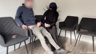 Video Public Dick Flash In a Hospital Waiting Room Gorgeous Muslim ...-6