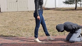 [K2S.CLUB] Ballbusting Bianca - Dominabianca - Ballbustingbianca Humiliating Outdoor Fan Meet - FullHD 1080P-2