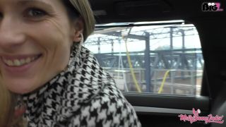 clip 30 MellyBunnyLuder - Mein 1. Public Blowjob - granny - femdom porn samantha blowjob-5