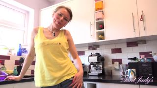 Video Alexia  Plays For You In The Kitchen 1080p FullHD-1