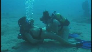 SexUnderwater e0084 Open Water Checkout Dive (mp4)-4